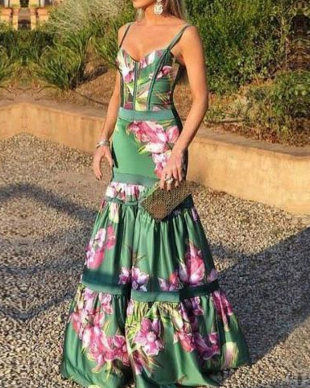 Zeitloses Maxi-Satin-Kleid mit bedrucktem Einsatz und Rückenträgern - Grün - Maxi Dress - Cow Clothing