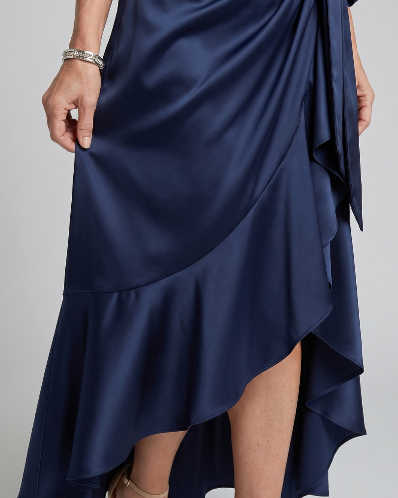 Honora | Neckholder-Wickelkleid mit asymmetrischem Saum - - - DUUWE