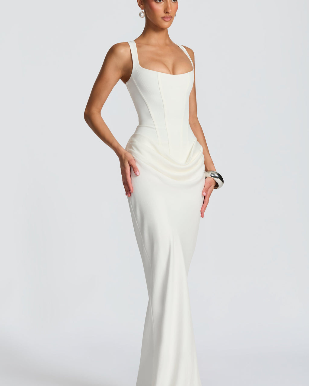 Hourglass Maxi Kleid — Skulpturierte Silhouette, Müheloser Stil - - Maxi Dress - Concept Fashionlab
