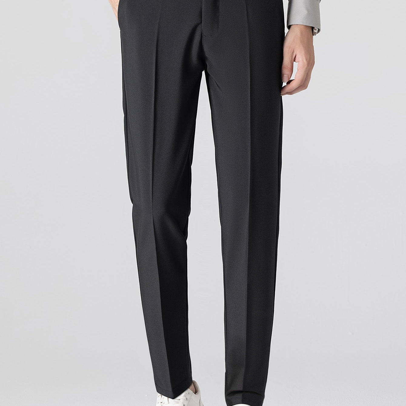 Schlanke Slim-Fit-Hose mit konisch zulaufendem Bein für einen modernen, geradlinigen Look