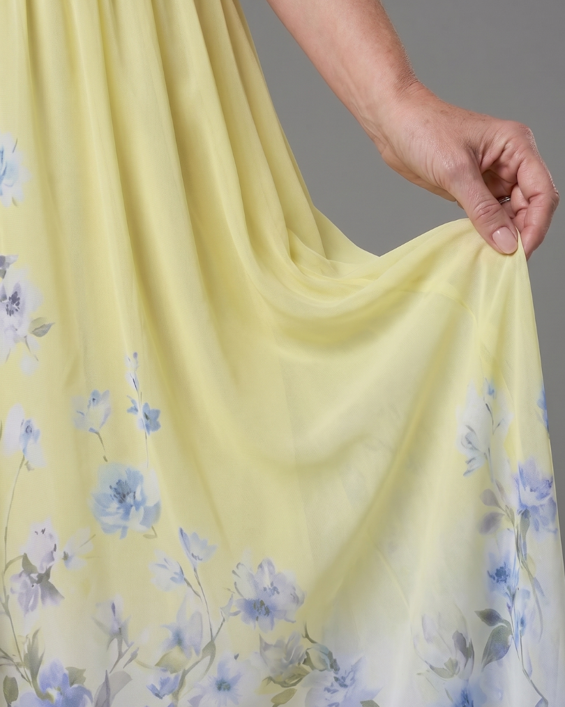 Clarissa | Ärmelloses Midikleid mit V-Ausschnitt und weichem Blumensaum - - - DUUWE
