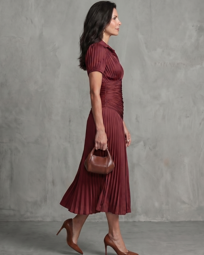 Theodora | Gestreiftes Midikleid mit plissierter Taille - - - DUUWE