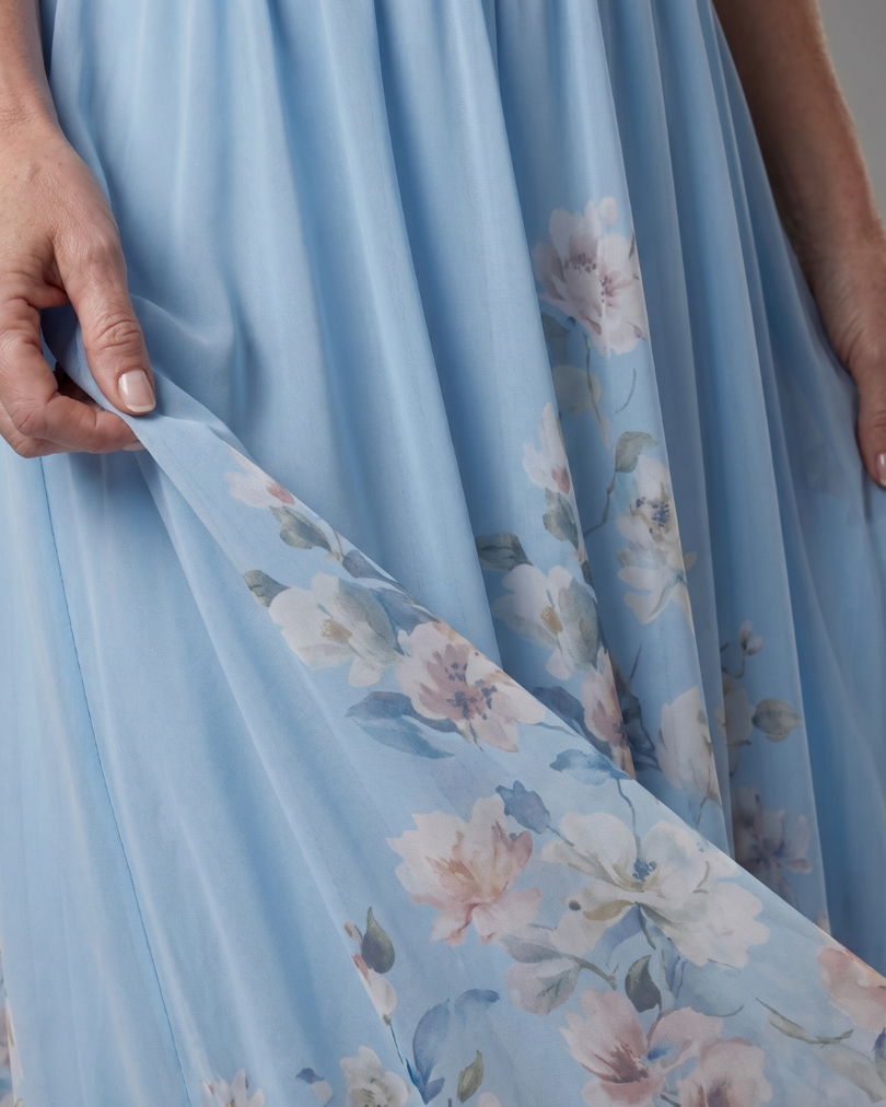 Clarissa | Ärmelloses Midikleid mit V-Ausschnitt und weichem Blumensaum - - - DUUWE