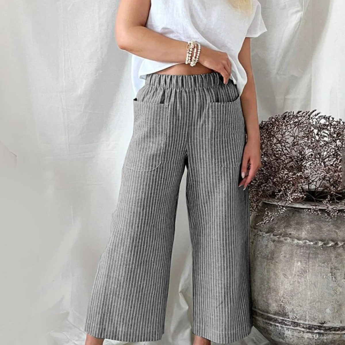 Gestreifte Leinenhose mit hohem Bund und weitem Bein