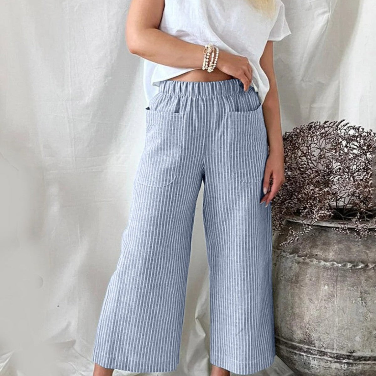 Gestreifte Leinenhose mit hohem Bund und weitem Bein