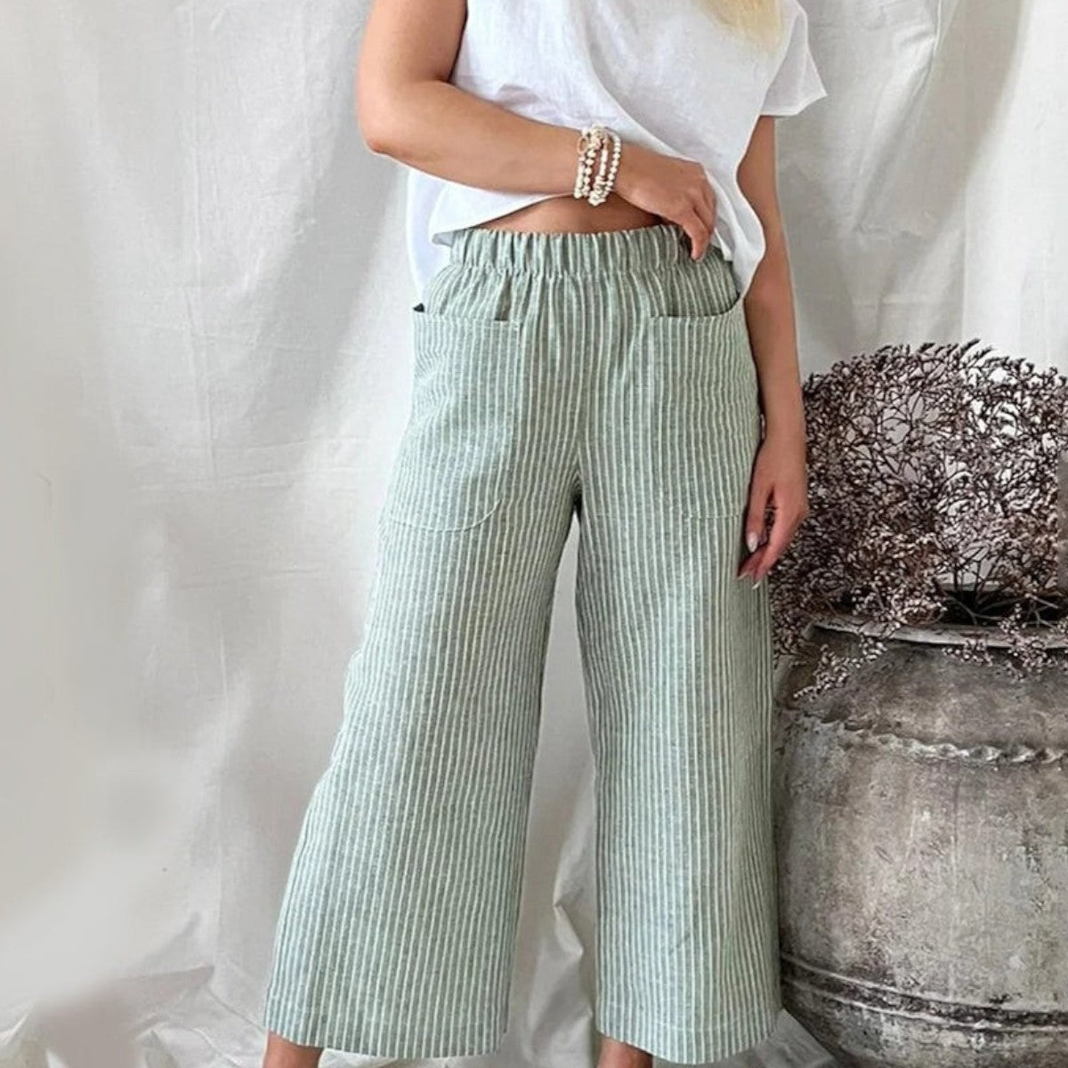 Gestreifte Leinenhose mit hohem Bund und weitem Bein