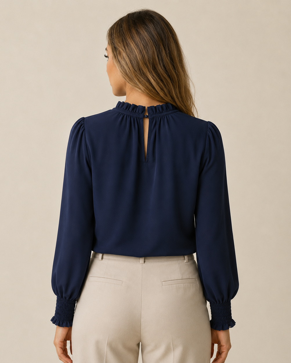 Damenbluse mit Rüschenkragen und Langarm in Polyester - - Damen > Blusen - Concept Fashionlab