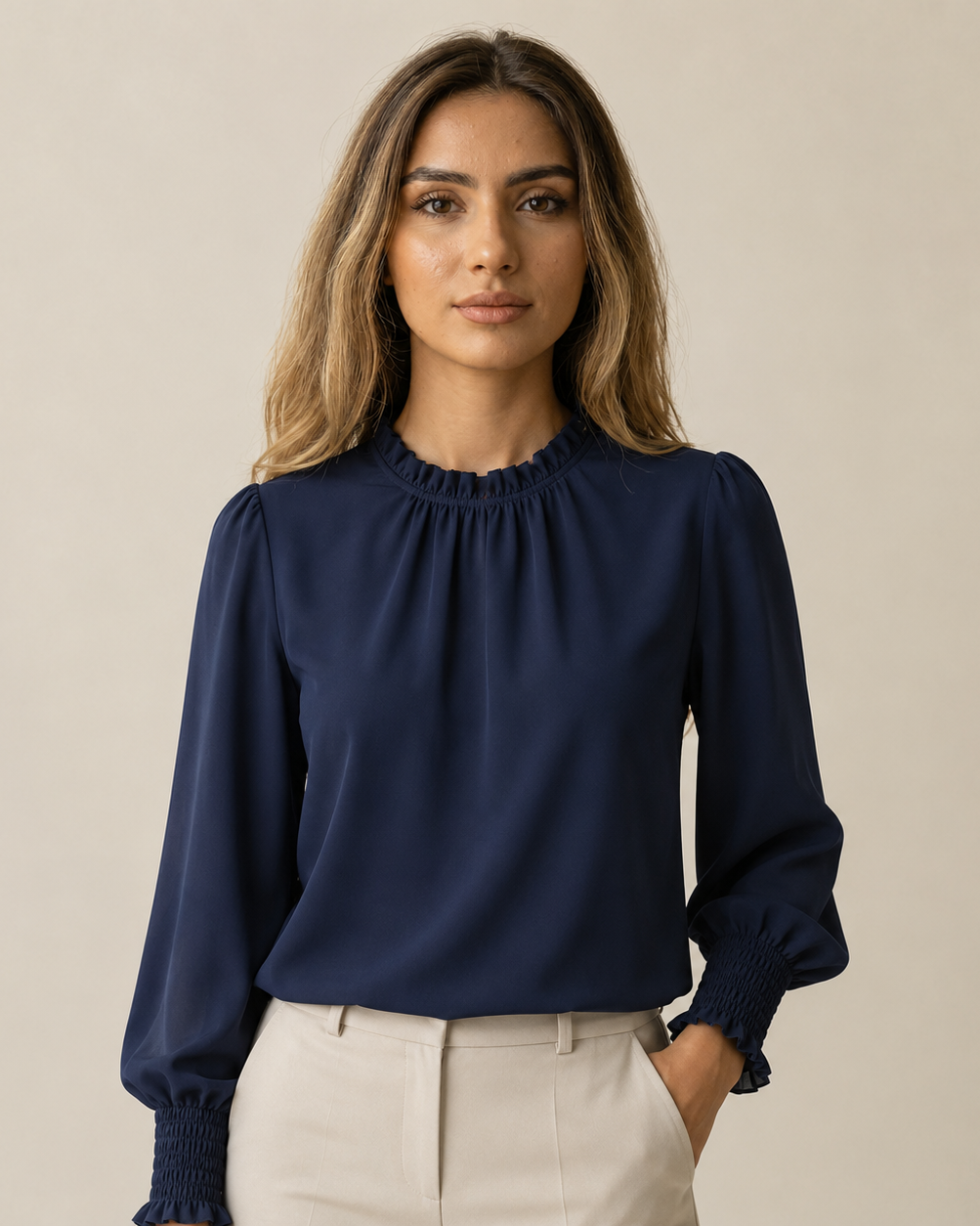 Damenbluse mit Rüschenkragen und Langarm in Polyester - Marineblau - Damen > Blusen - Concept Fashionlab