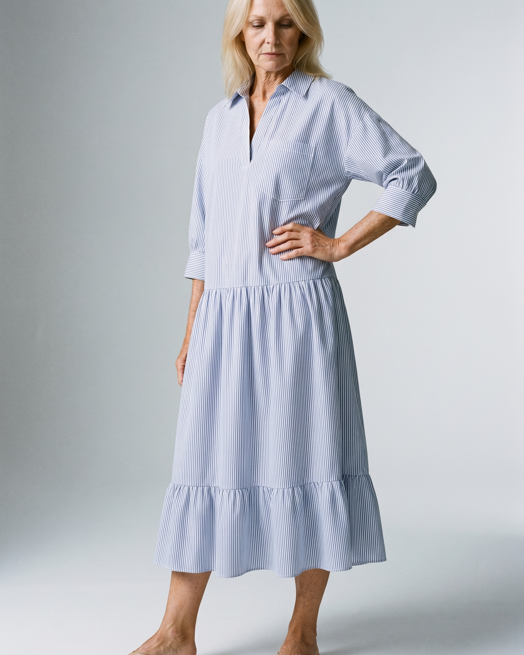 Blau gestreiftes lockeres Shirtkleid in Maxi-Länge - - Shirt - Concept Fashionlab