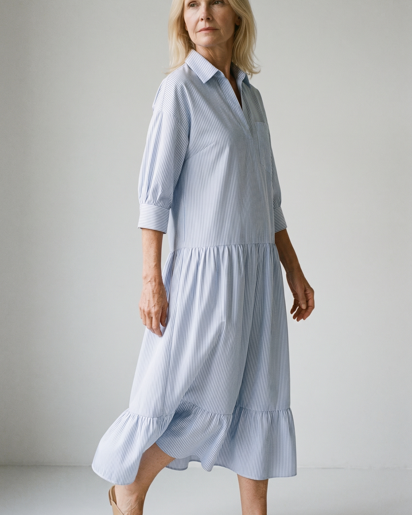 Blau gestreiftes lockeres Shirtkleid in Maxi-Länge - - Shirt - Concept Fashionlab