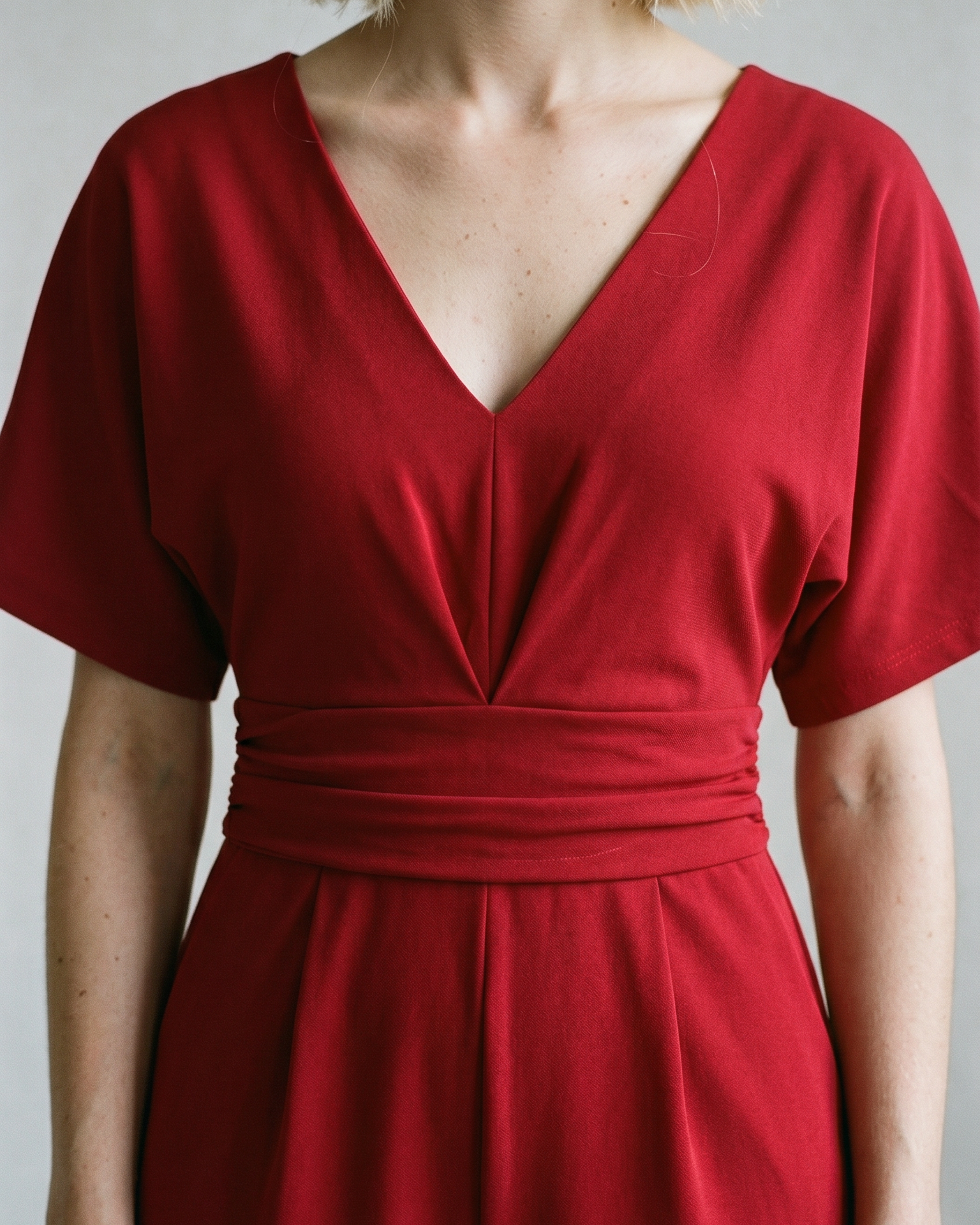 Lena - Eleganter V-Ausschnitt-Jumpsuit - - Jumpsuit - Concept Fashionlab Boutique