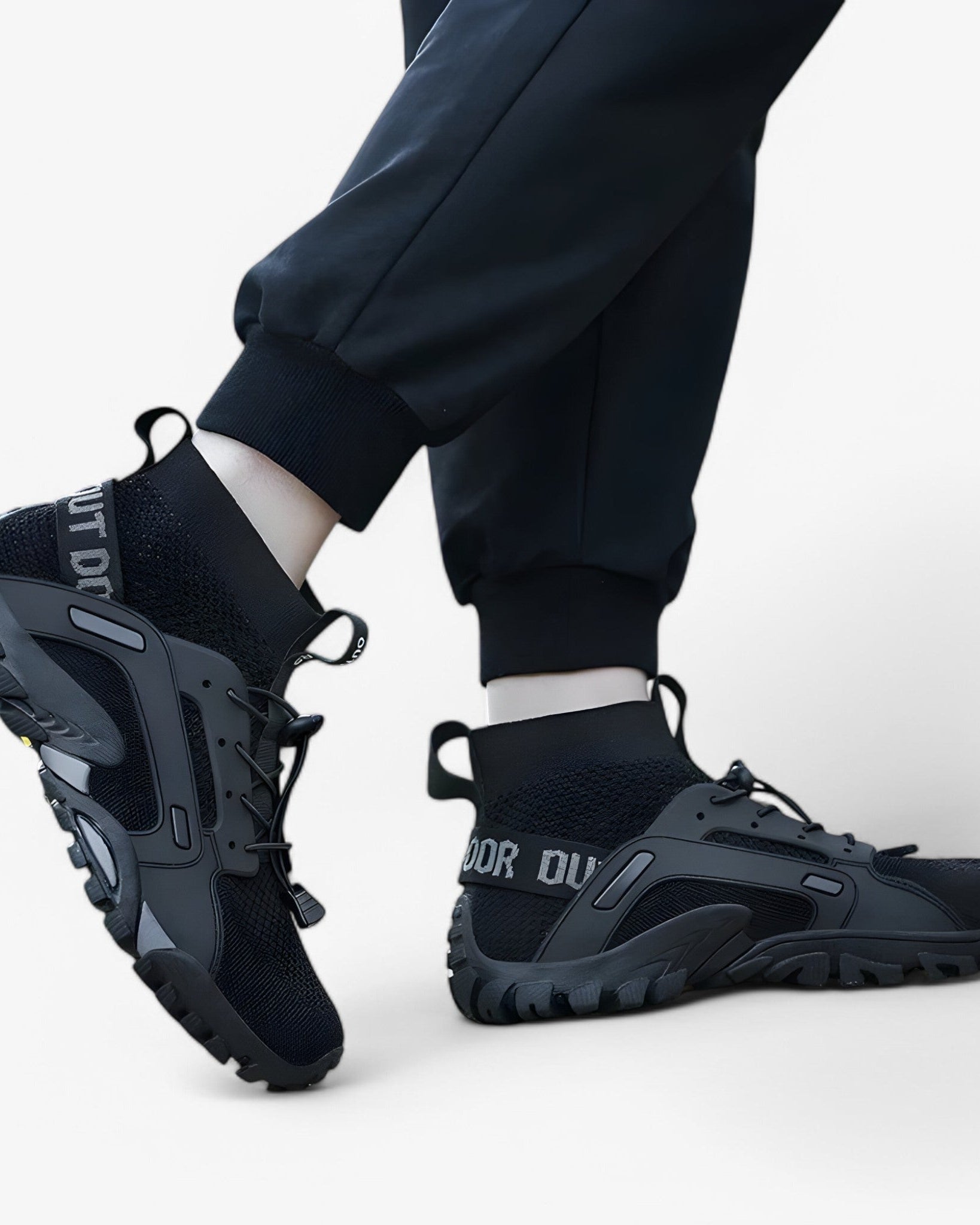 Hochgeschnittene Wanderschuhe - - Hiking Boots - Concept Fashionlab