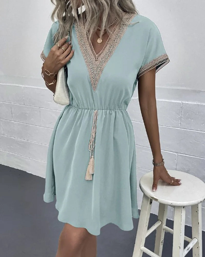Josephine – Schickes Boho-Kleid mit V-Ausschnitt und schmeichelndem Taillenband - Hellgrün - - Cow Clothing