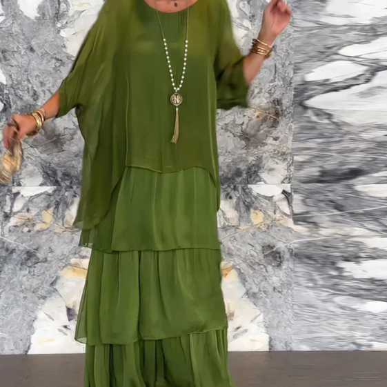 Anmutiges, fließendes Maxikleid