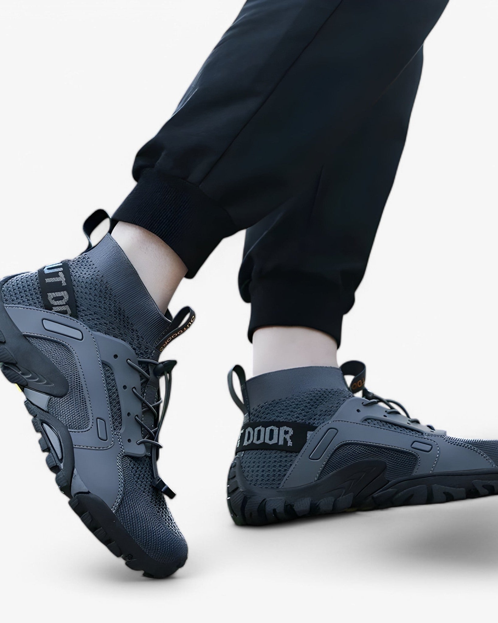 Hochgeschnittene Wanderschuhe - - Hiking Boots - Concept Fashionlab