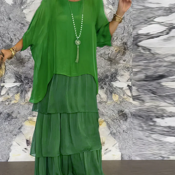 Anmutiges, fließendes Maxikleid