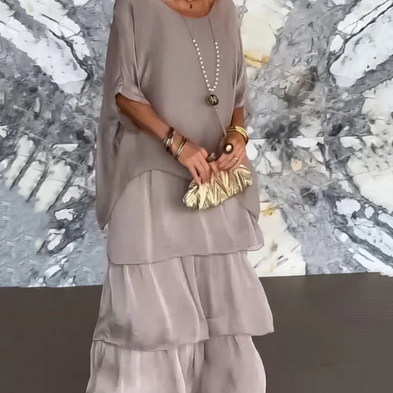Anmutiges, fließendes Maxikleid