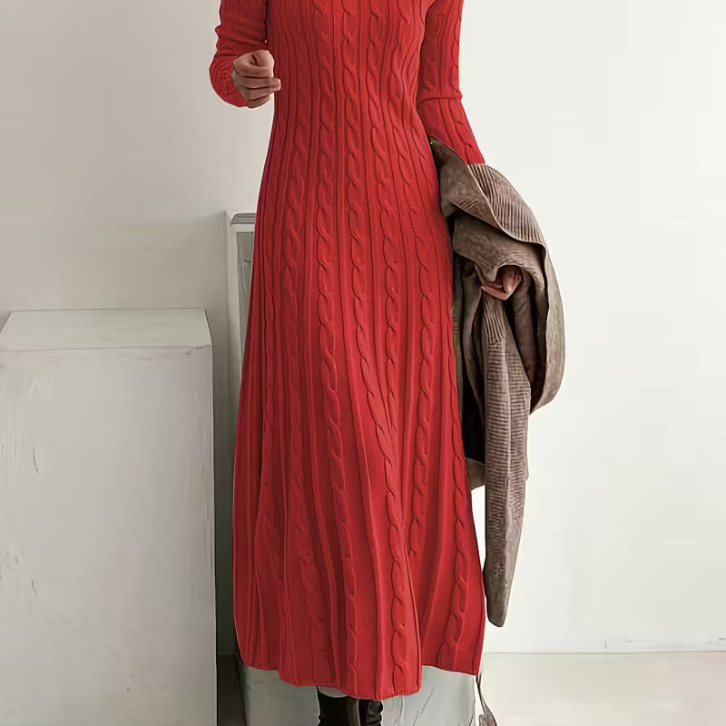 Luxuriöses bodenlanges Strickkleid
