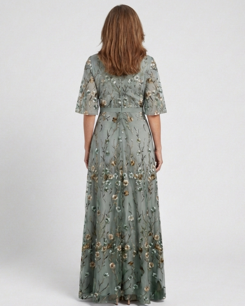 Kurzärmliges Maxikleid mit Blumenmuster und V-Ausschnitt - - - DUUWE