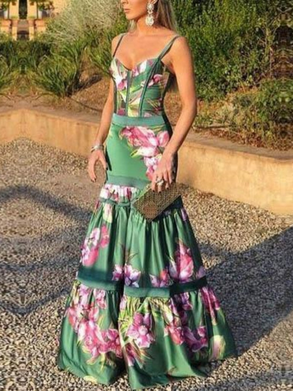 Zeitloses Maxi-Satin-Kleid mit bedrucktem Einsatz und Rückenträgern - Grün - Maxi Dress - Cow Clothing