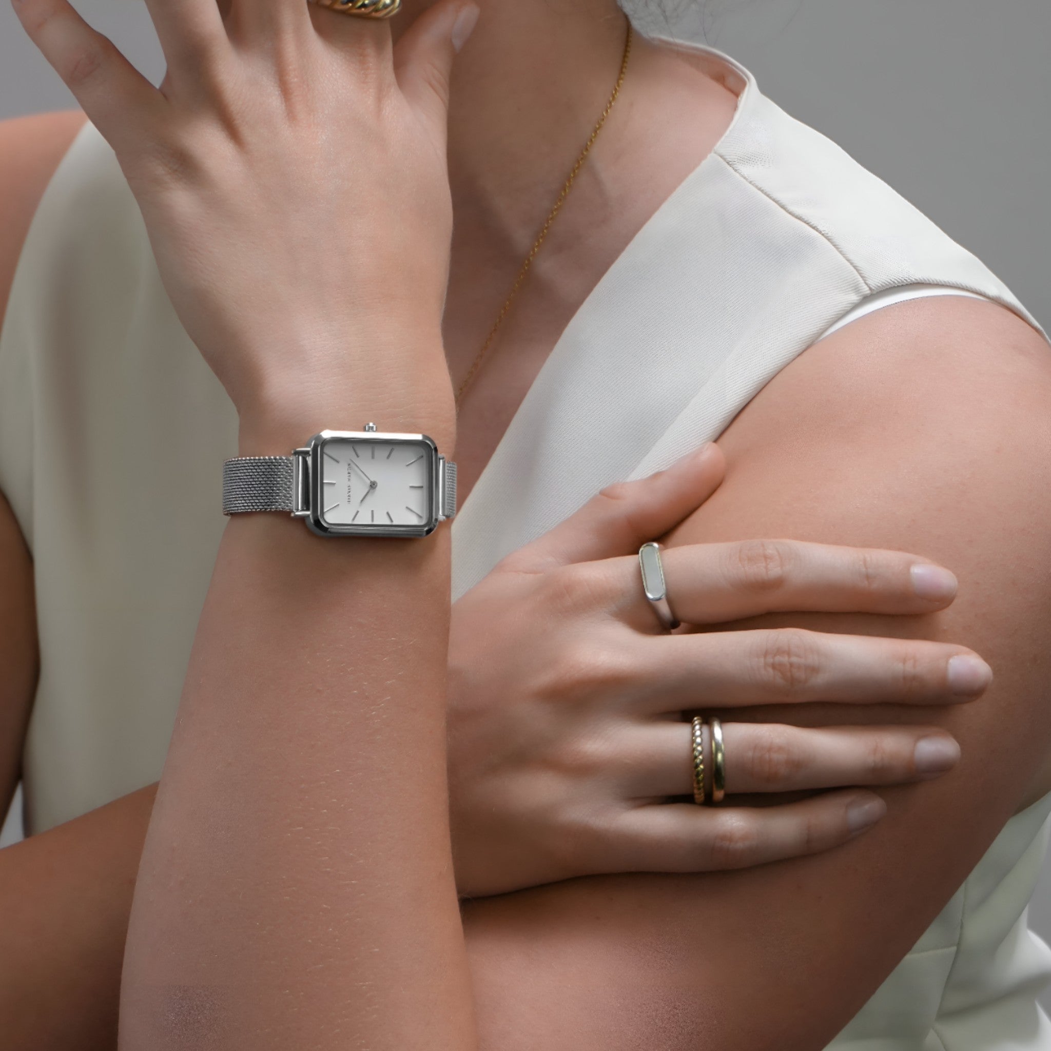 Lilou | Rechteckige Armbanduhr aus Silber - Langlebig und elegant - - - Concept Fashionlab