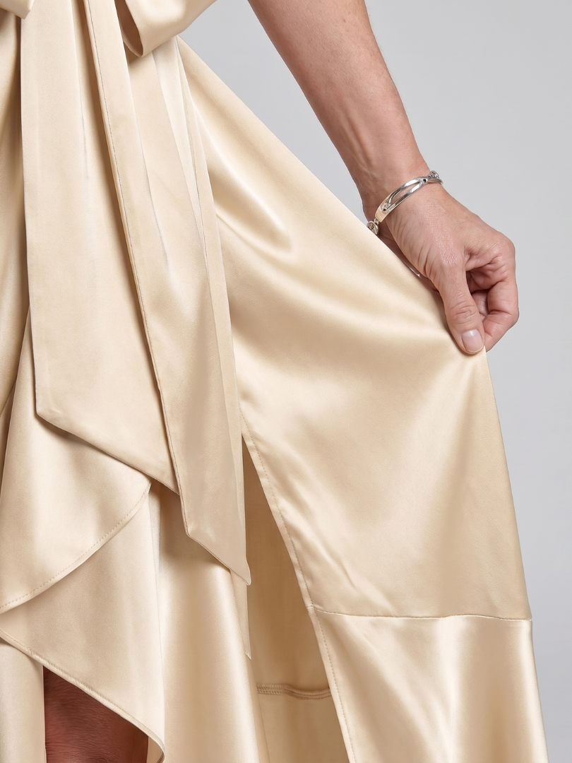 Honora | Neckholder-Wickelkleid mit asymmetrischem Saum - - - DUUWE