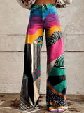 Denim-Jeans mit lebhaftem geometrischem Print