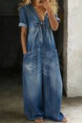 Maya - Lockerer Jeans-Jumpsuit mit Bindedetail vorne