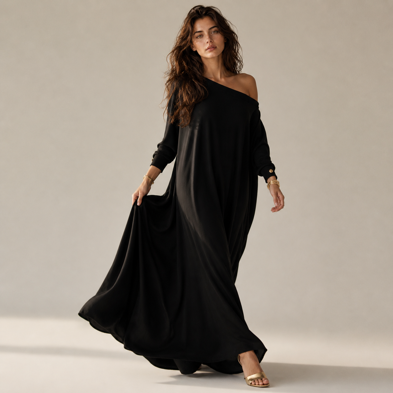 Damen Maxikleid mit lockerer Passform und Knopfdetails - - Maxi Dress - Concept Fashionlab