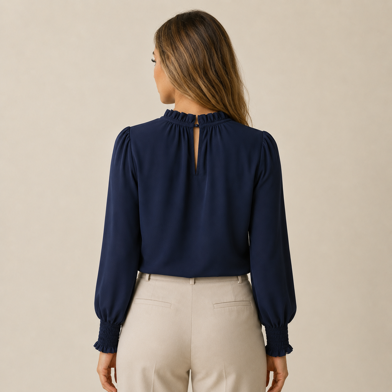 Damenbluse mit Rüschenkragen und Langarm in Polyester - - Damen > Blusen - Concept Fashionlab