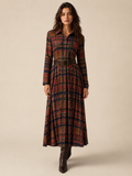 Elegantes zeitloses kariertes Maxikleid