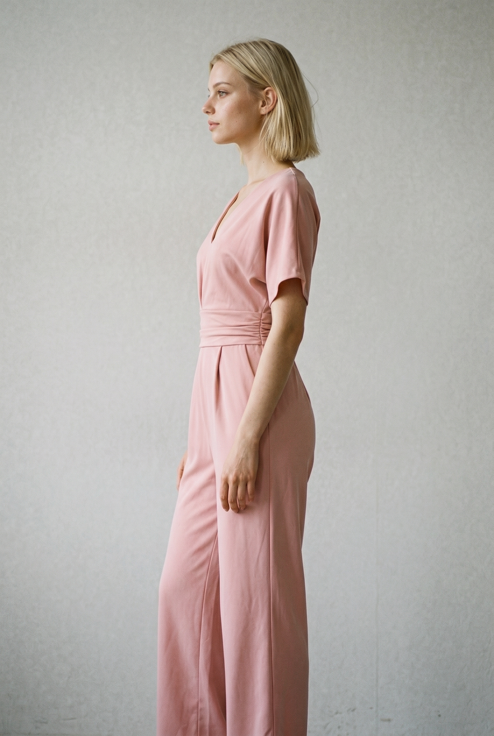 Lena - Eleganter V-Ausschnitt-Jumpsuit - - Jumpsuit - Concept Fashionlab Boutique