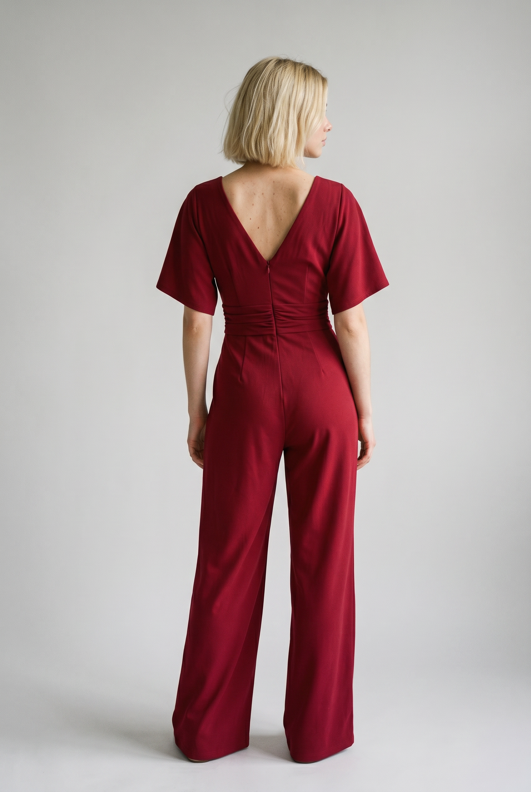 Lena - Eleganter V-Ausschnitt-Jumpsuit - - Jumpsuit - Concept Fashionlab Boutique