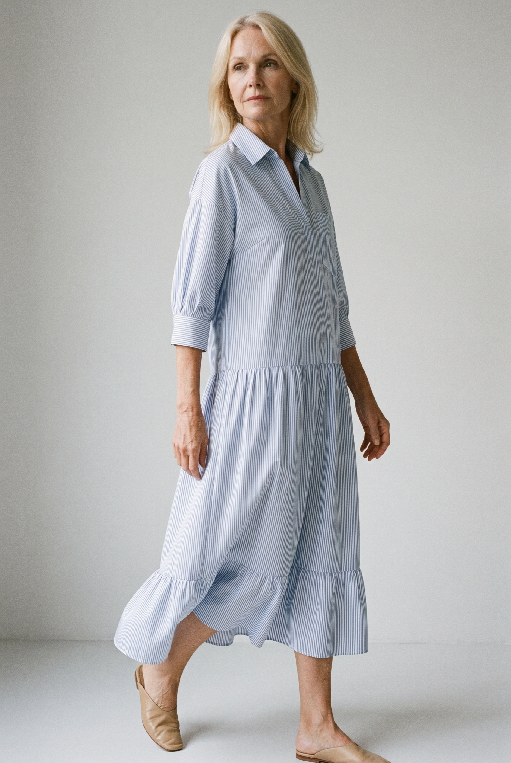 Blau gestreiftes lockeres Shirtkleid in Maxi-Länge - - Shirt - Concept Fashionlab