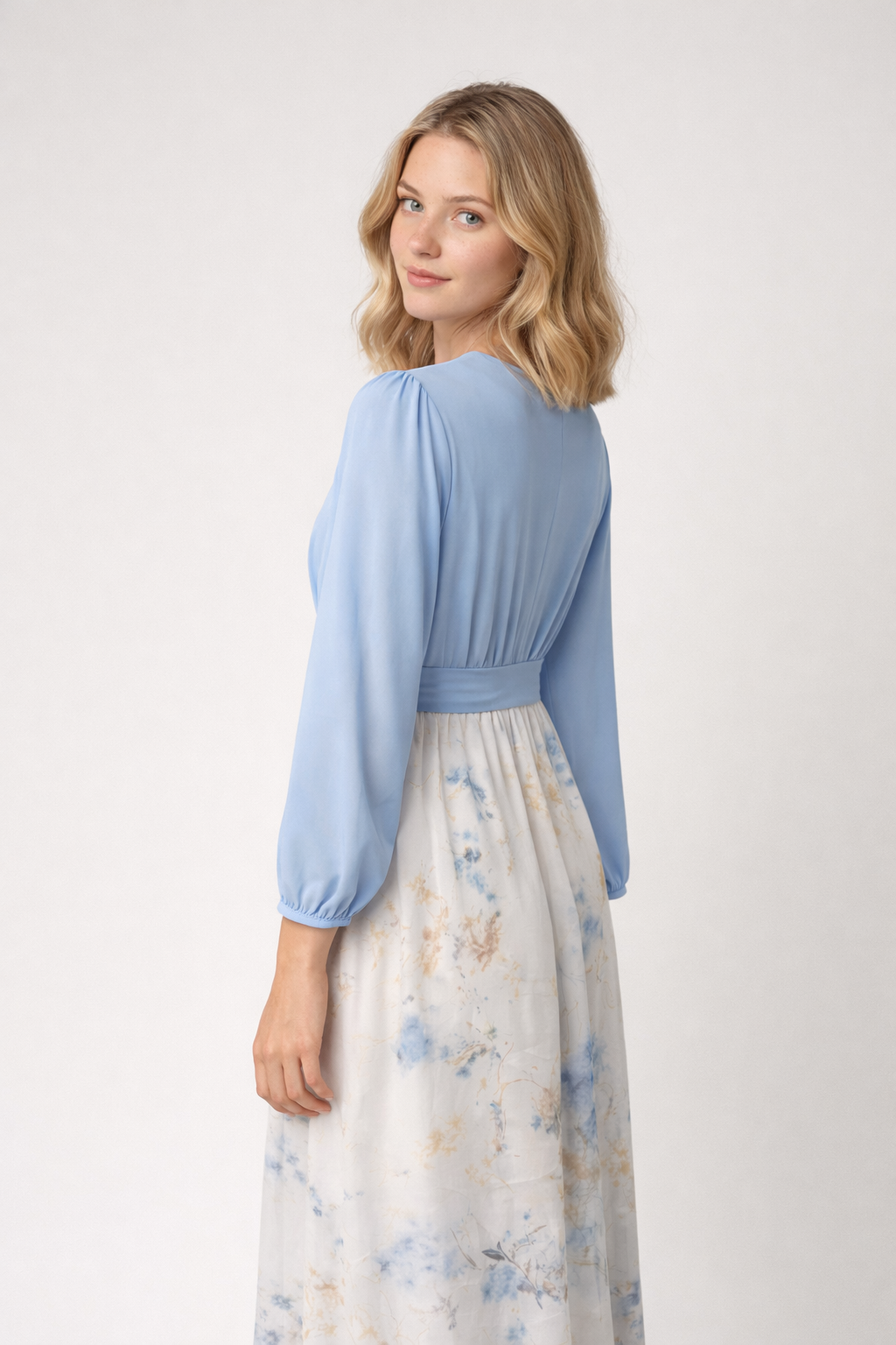 Elegantes langes Kleid mit leichten Ärmeln Damen - - Damen > Kleider - Concept Fashionlab