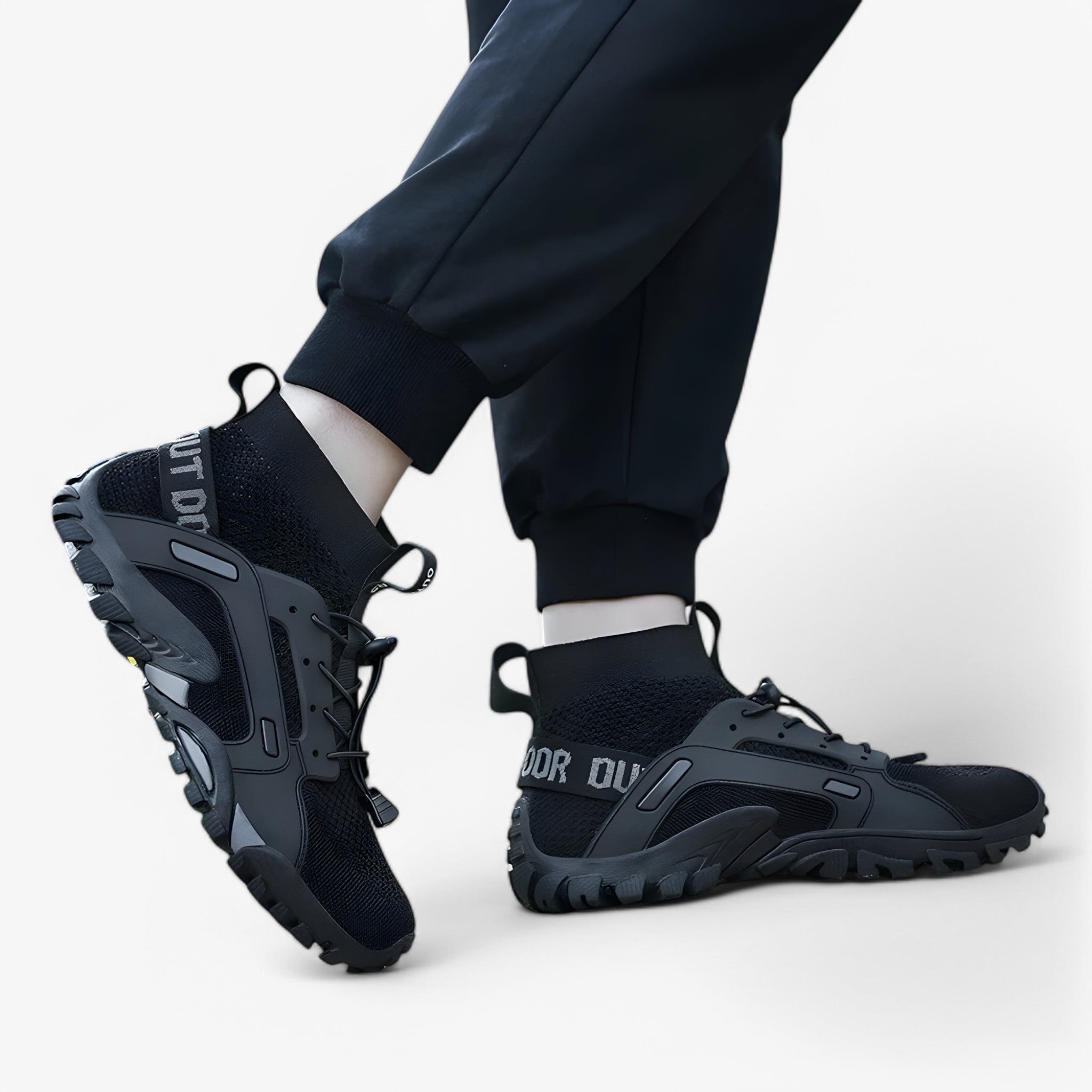 Hochgeschnittene Wanderschuhe - - Hiking Boots - Concept Fashionlab