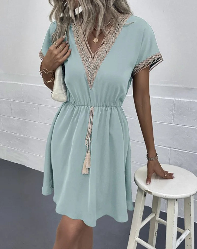 Josephine – Schickes Boho-Kleid mit V-Ausschnitt und schmeichelndem Taillenband - Hellgrün - - Cow Clothing