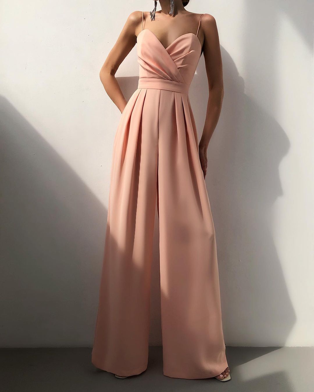 Livia - Spaghettiträger-Jumpsuit mit weitem Bein - Rosa - Jumpsuit - Concept Fashionlab Boutique