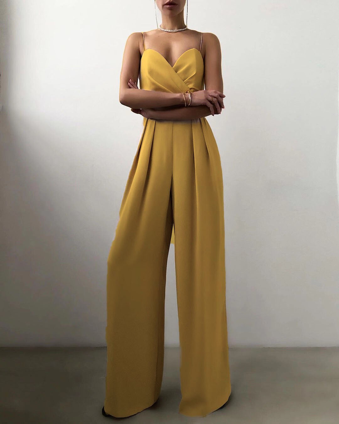 Livia - Spaghettiträger-Jumpsuit mit weitem Bein - Gelb - Jumpsuit - Concept Fashionlab Boutique