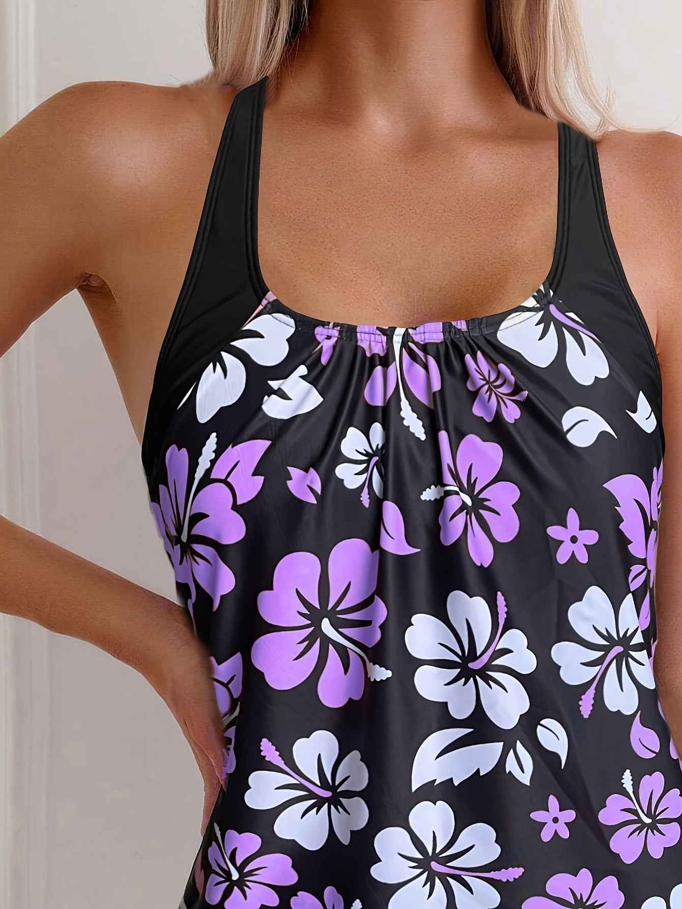 Elena Tankini-Set mit Blumenmuster – Lebhafte, schmeichelhafte Strandbademode