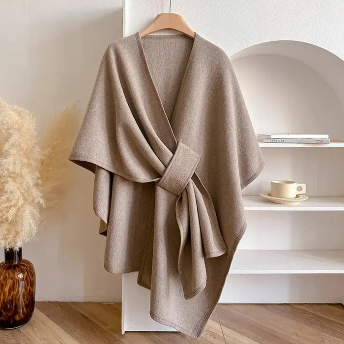 Stilvoller Poncho-Schal für einen mühelosen, eleganten Look