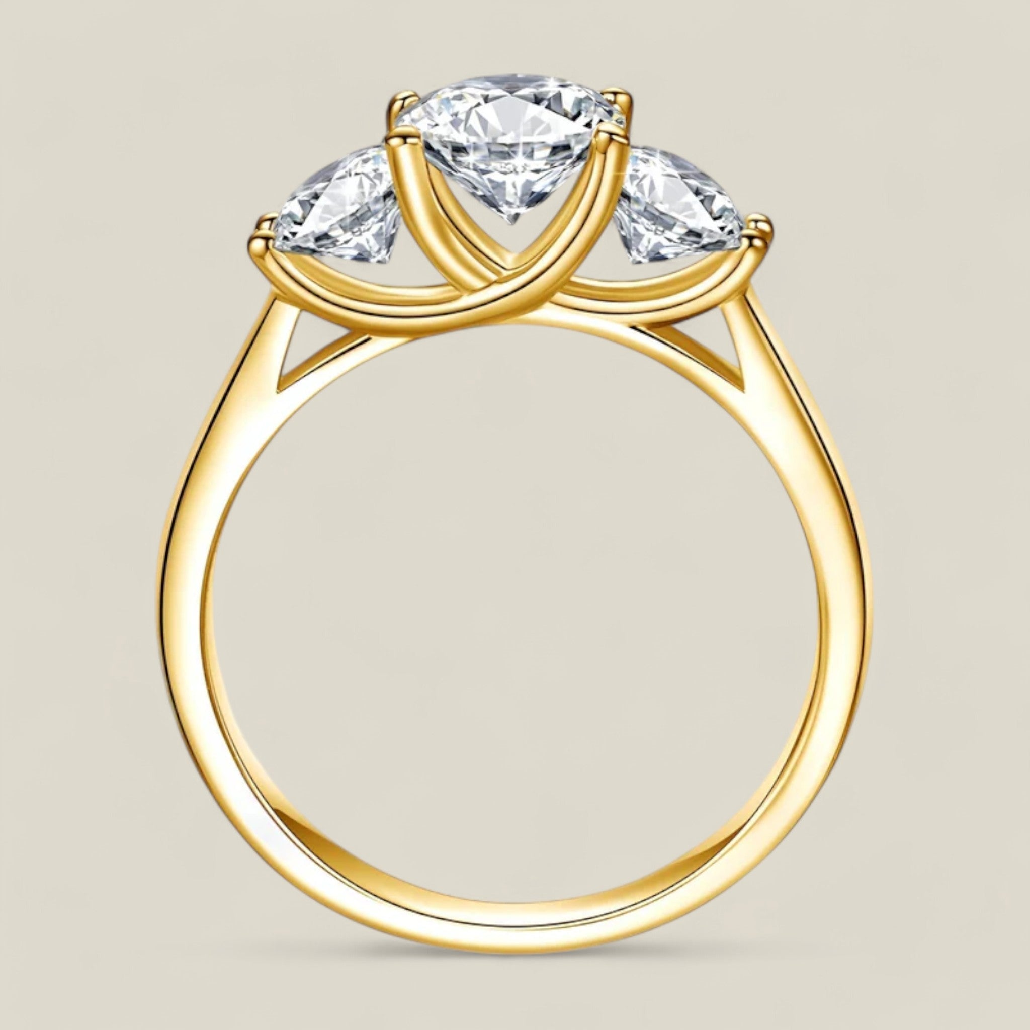 Aurora | Moissanite-Ring in Gelbgold - Ein Hauch von Luxus - - Aurora | Moissanite-Ring in Gelbgold - Ein Hauch von Luxus - Concept Fashionlab