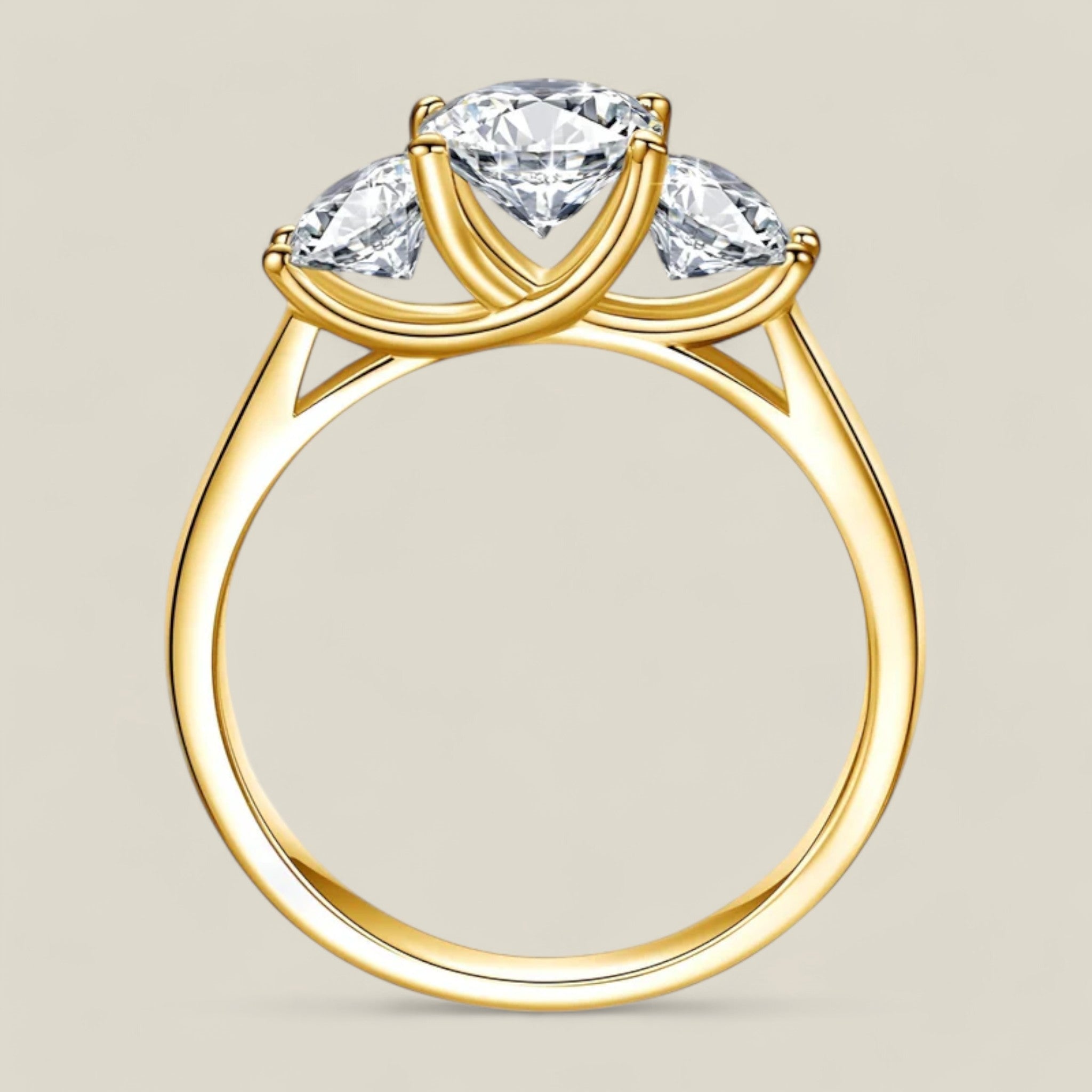 Aurora | Moissanite-Ring in Gelbgold - Ein Hauch von Luxus - Gelbgold - Aurora | Moissanite-Ring in Gelbgold - Ein Hauch von Luxus - Concept Fashionlab