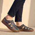 Durchbrochene Herren-Sandalen